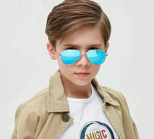 Gafas de sol polarizadas clásicas para niños.