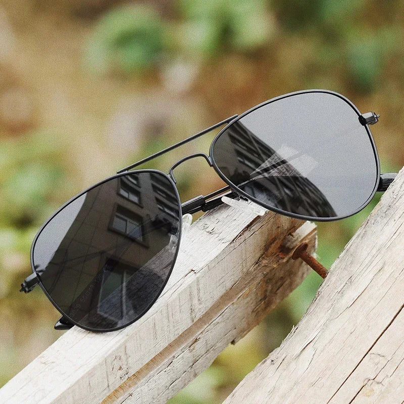 Gafas de sol polarizadas clásicas para niños.