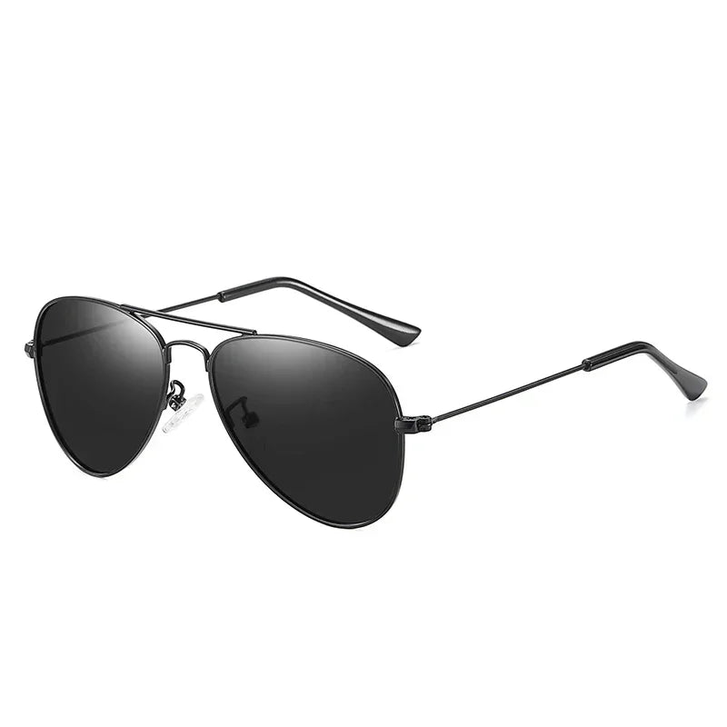 Gafas de sol polarizadas clásicas para niños.