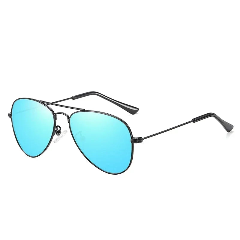 Gafas de sol polarizadas clásicas para niños.
