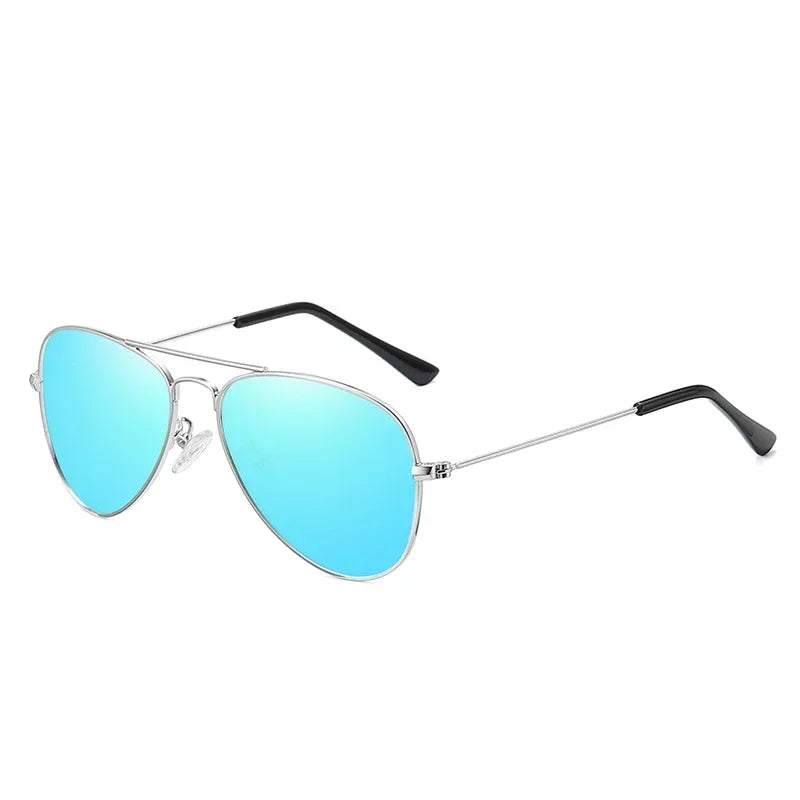 Gafas de sol polarizadas clásicas para niños.